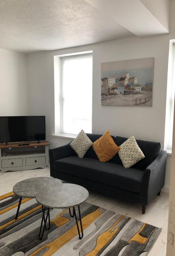 Spacious And Bright Town Centre Apartment Ballycastle Luaran gambar